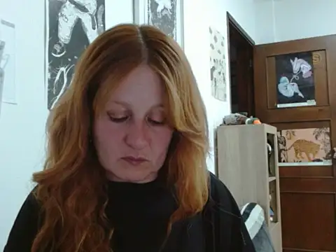 Snapshot of ViioletaMora chatting on May 17, 2026, 5:40 am ViioletaMora online show from May 17, 2026, 5:40 am