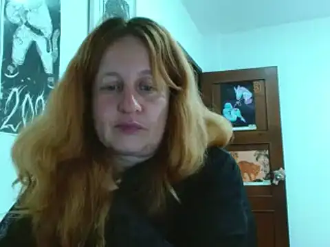 Snapshot of ViioletaMora chatting on April 24, 2026, 5:31 am ViioletaMora online show from April 24, 2026, 5:31 am