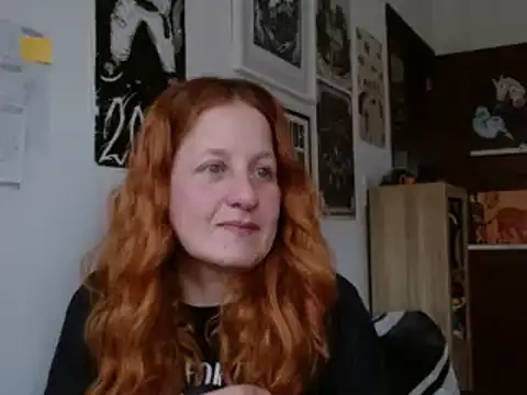Snapshot of ViioletaMora chatting on June 1, 2026, 9:36 pm ViioletaMora online show from June 1, 2026, 9:36 pm