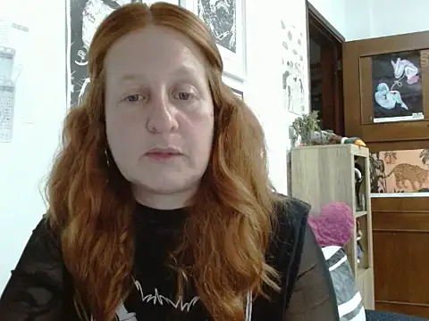Snapshot of ViioletaMora chatting on May 4, 2026, 11:40 pm ViioletaMora online show from May 4, 2026, 11:40 pm