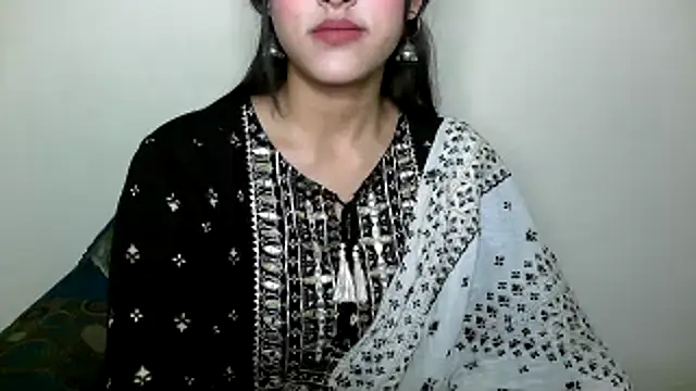 Snapshot of Princess_noorjahan chatting on December 27, 2024, 6:31 pm Princess noorjahan online show from December 27, 2024, 6:31 pm