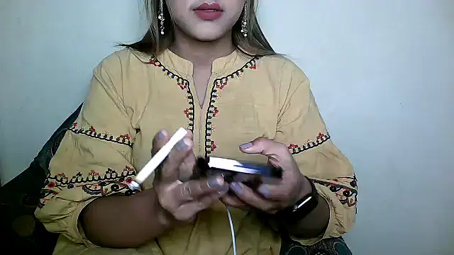 Snapshot of Princess_noorjahan chatting on March 6, 2025, 7:10 pm Princess noorjahan online show from March 6, 2025, 7:10 pm