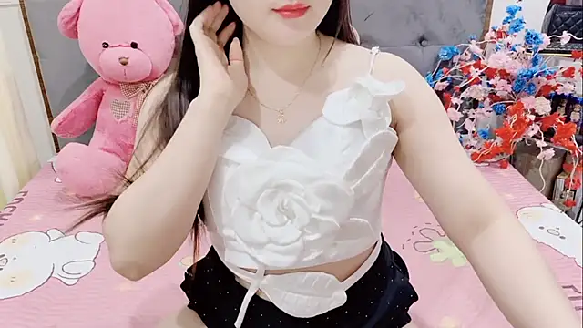 Snapshot of Funikio chatting on April 8, 2026, 1:29 am Funikio online show from April 8, 2026, 1:29 am