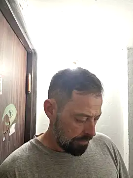 zefside42 online show from November 4, 2025, 5:28 pm