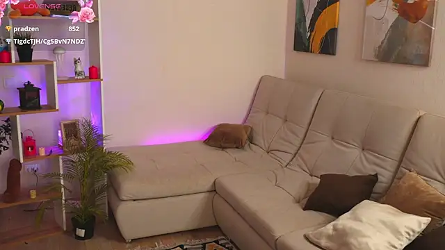 oliviabr0wn0 online show from November 15, 2025, 2:15 am