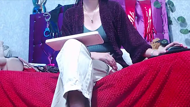 Snapshot of AyshaScott chatting on February 11, 2026, 12:38 pm AyshaScott online show from February 11, 2026, 12:38 pm