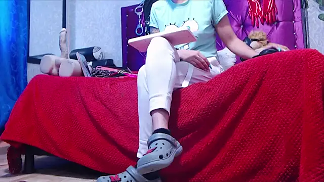 AyshaScott online show from March 9, 2026, 1:03 pm