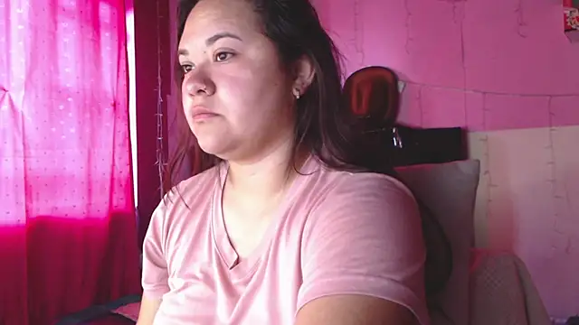 NikkiRous  online show from April 16, 2026, 12:50 pm