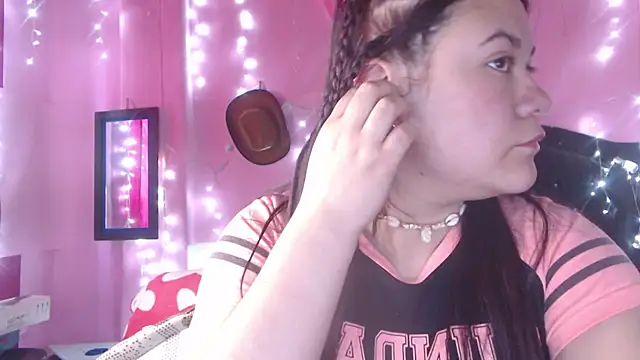 NikkiRous  online show from November 11, 2025, 12:44 pm