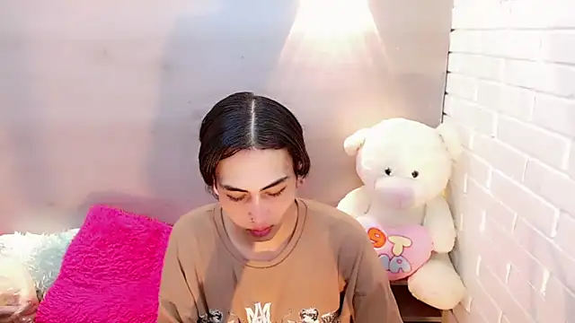 Daniela Pink  online show from October 9, 2025, 7:36 pm