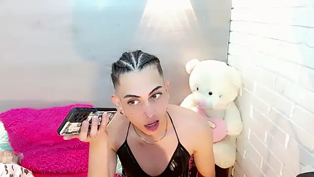 Daniela Pink  online show from November 21, 2025, 7:13 pm