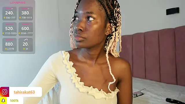 Snapshot of Tahira_21_ chatting on February 6, 2026, 8:05 pm Tahira 21 online show from February 6, 2026, 8:05 pm