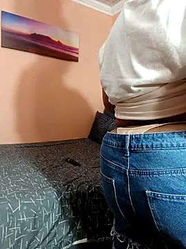 Fantasy1976 online show from November 29, 2025, 3:23 pm