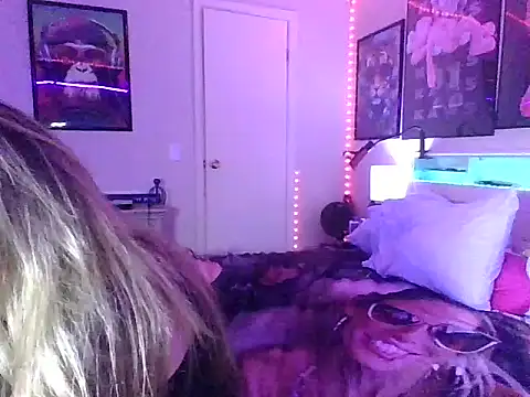 SarahStarr2020 online show from December 10, 2024, 6:44 am