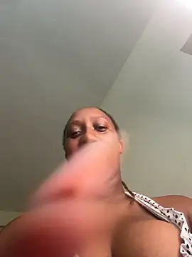 Snapshot of CarlaBeckky chatting on November 2, 2025, 7:35 am CarlaBeckky online show from November 2, 2025, 7:35 am