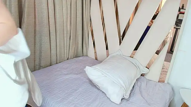 Zoe Curvy online show from September 16, 2025, 12:28 pm