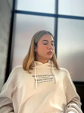 Jules Anderson online show from November 21, 2025, 9:36 pm