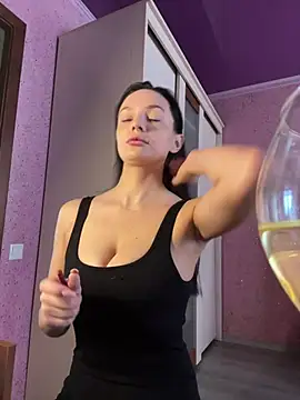 Kristis43 online show from June 3, 2026, 12:28 pm