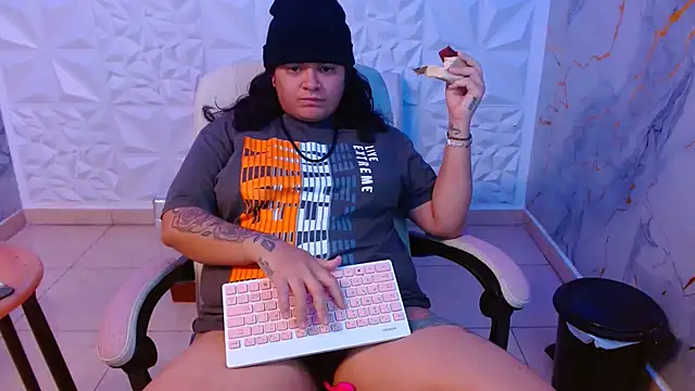 Snapshot of snowflake_xxx chatting on May 19, 2026, 9:00 pm snowflake xxx online show from May 19, 2026, 9:00 pm