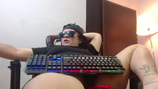 snowflake xxx online show from November 10, 2025, 9:14 am