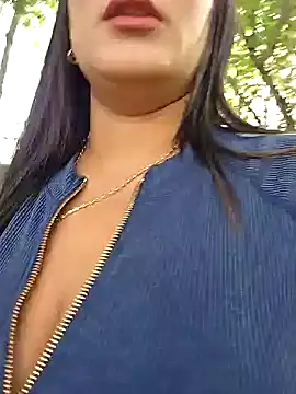 camiysebas21 online show from June 19, 2026, 8:36 pm