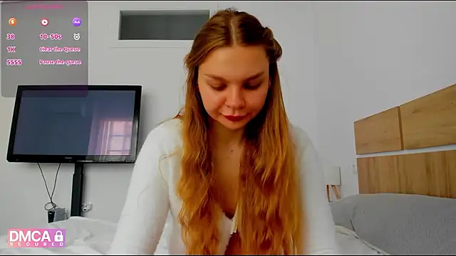 Molly sweetie online show from April 19, 2026, 6:14 am