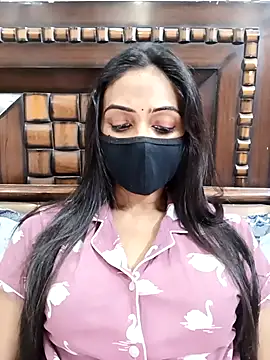 Snapshot of Yours-Bebo chatting on November 8, 2025, 9:13 am Yours-Bebo online show from November 8, 2025, 9:13 am