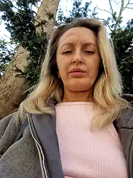 Miss    Mia  online show from March 21, 2025, 11:12 am