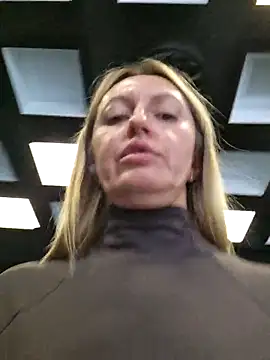 Snapshot of Miss____Mia_ chatting on December 5, 2025, 10:14 am Miss Mia online show from December 5, 2025, 10:14 am