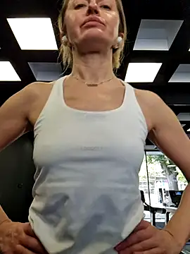 Snapshot of Miss____Mia_ chatting on November 17, 2025, 11:25 am Miss Mia online show from November 17, 2025, 11:25 am