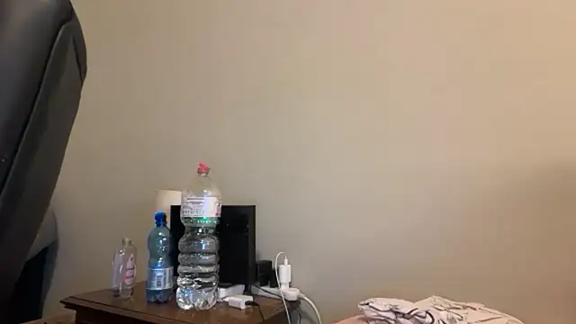 Dulce latingirl online show from June 18, 2026, 2:22 pm