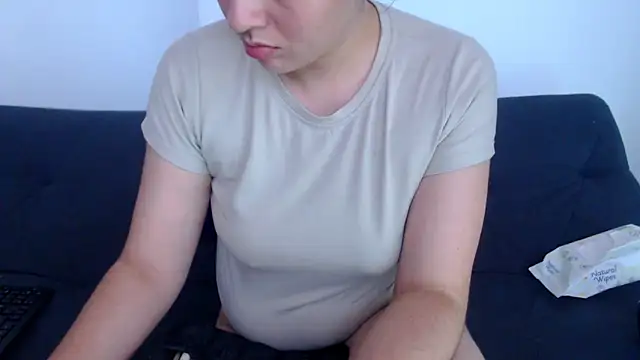 sofi-rojas1 online show from October 26, 2025, 12:11 am