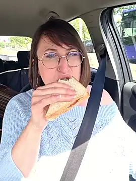 minierose online show from April 29, 2026, 11:03 am