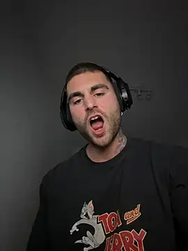 Snapshot of itsmehoneyhm chatting on December 12, 2024, 7:48 pm itsmehoneyhm online show from December 12, 2024, 7:48 pm