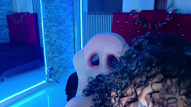 miahernadez303av online show from March 1, 2026, 4:12 am