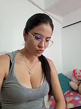 Zoe Clark  online show from June 30, 2026, 5:13 pm