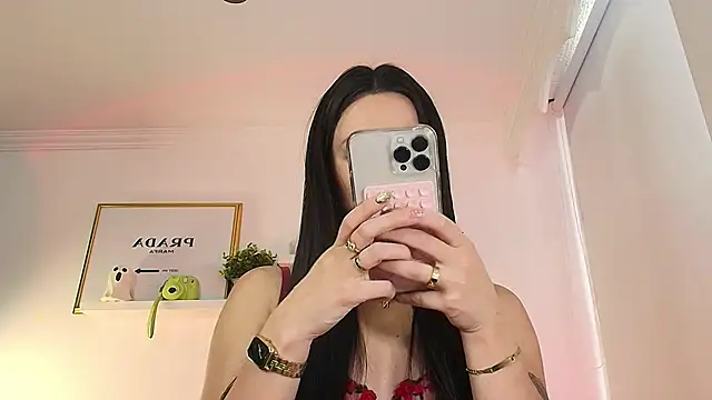 lilyy evanss online show from November 9, 2025, 8:24 pm