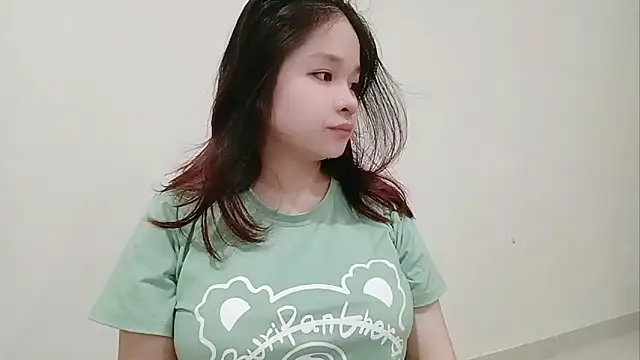 Milajinxi online show from April 16, 2026, 1:06 am