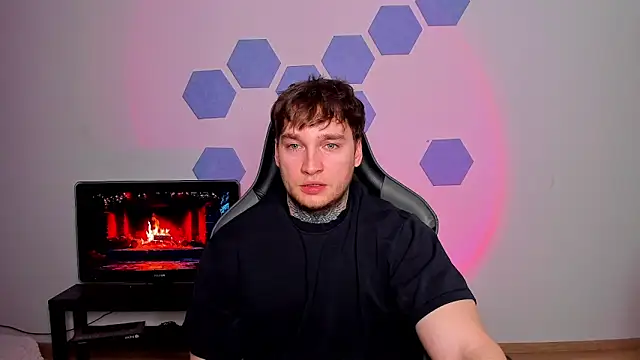 Chris Tyson online show from April 7, 2026, 8:43 pm