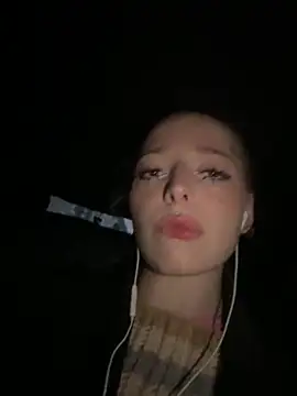 LoraaDoll online show from September 20, 2025, 3:39 pm