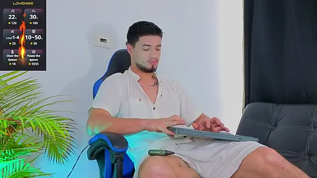 EdwardRoss  online show from November 15, 2025, 8:57 pm