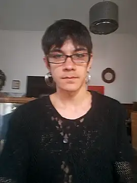 Snapshot of LYZBORNHD chatting on November 18, 2025, 8:45 pm LYZBORNHD online show from November 18, 2025, 8:45 pm