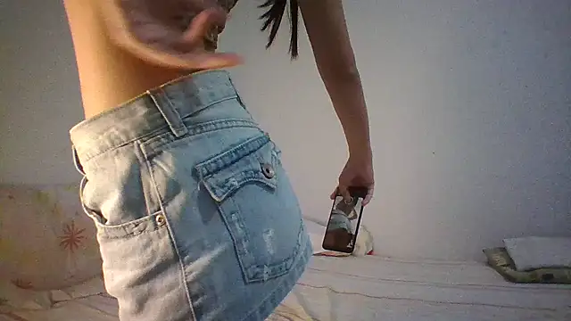 Snapshot of melodybar27 chatting on December 23, 2024, 2:28 pm melodybar27 online show from December 23, 2024, 2:28 pm