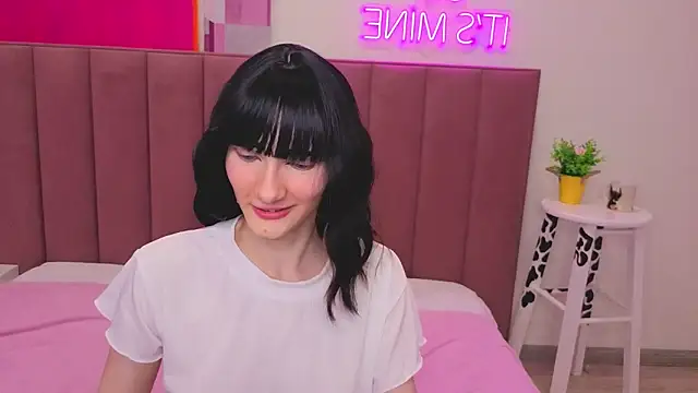 Lili flowerr online show from June 16, 2026, 11:54 am