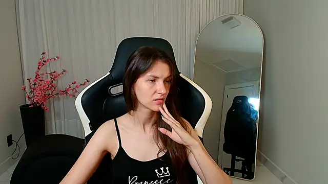 upssnowy online show from October 30, 2025, 2:47 pm