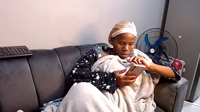 LongPussyLipsxx online show from October 5, 2025, 9:38 pm