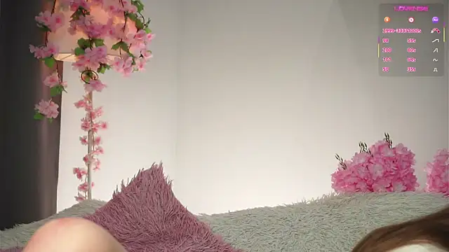 AmiLewis online show from December 14, 2025, 1:12 am