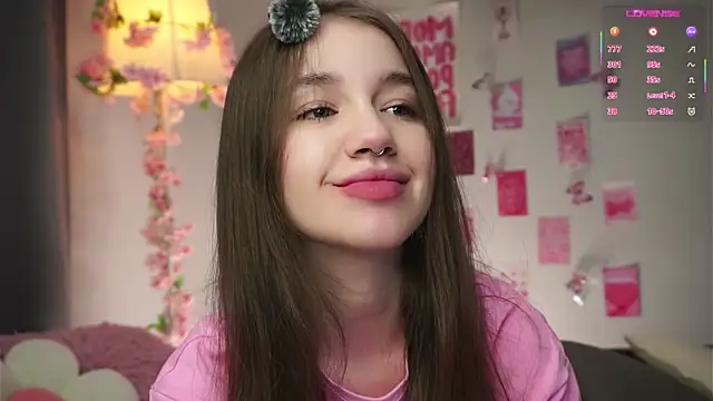 Snapshot of AmiLewis chatting on February 14, 2026, 1:06 am AmiLewis online show from February 14, 2026, 1:06 am