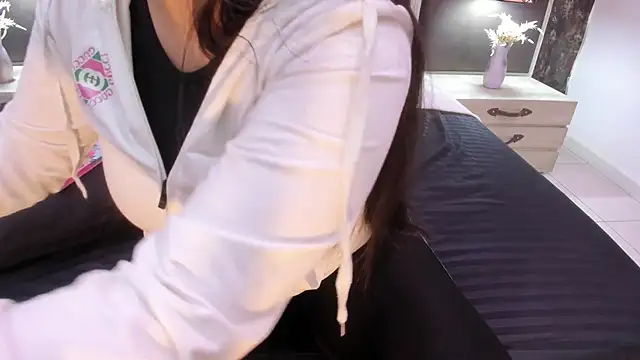 Snapshot of Miia_Thompsonn chatting on March 11, 2025, 3:47 am Miia Thompsonn online show from March 11, 2025, 3:47 am