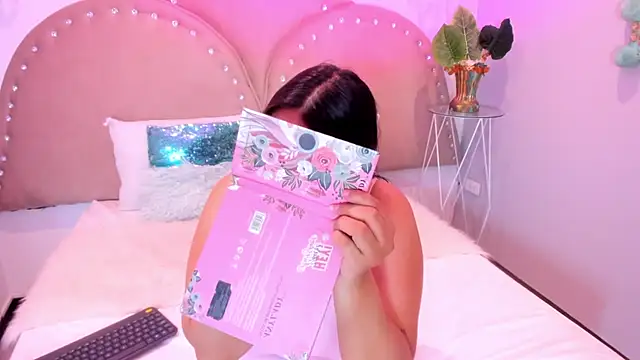 Snapshot of Miia_Thompsonn chatting on September 26, 2025, 2:40 am Miia Thompsonn online show from September 26, 2025, 2:40 am